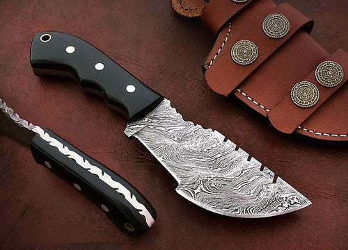 Custom Handmade Damascus Steel Stunning Tracker Knife with Beautiful Bull Horn Handle