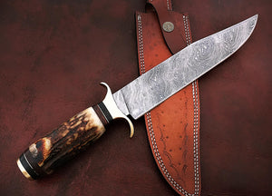 Custom Handmade Damascus Steel Beautiful Hunting Knife with Stunning Stag Horn Handle