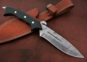 Custom Handmade Damascus Steel Beautiful Hunting Knife with Stunning Bull Horn Handle