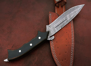 Custom Handmade Damascus Steel Beautiful Hunting Knife with Stunning Bull Horn Handle