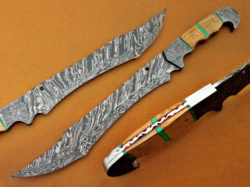 Custom Handmade Damascus Steel Hunting Knife with Beautiful Wooden Handle