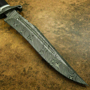 Custom Handmade Damascus Steel Beautiful Hunting Bowie Knife With Bull Horn Handle