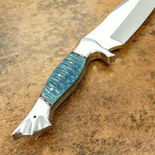 Load image into Gallery viewer, Custom Handmade D2 Steel Fish Style Amazing Hunting Bowie Knife